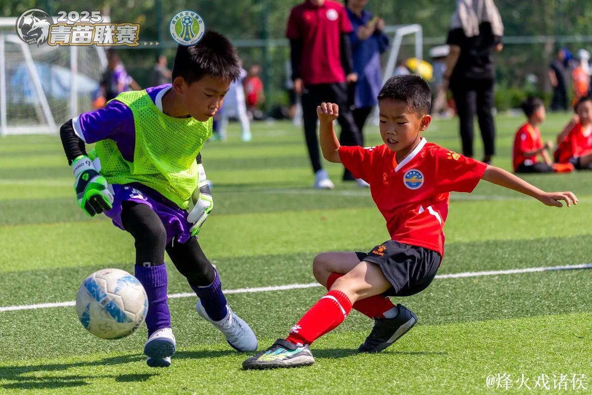 春城实小足球少年主场尽显锋芒! 春城实小足球少年主场尽显锋芒!